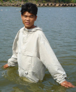 ventile anorak in lake